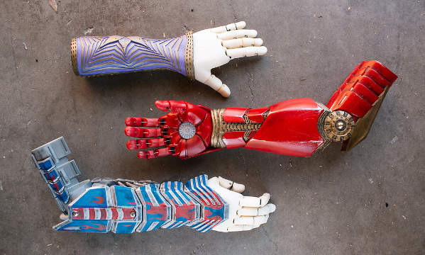 鋼鐵人義手，他終於能擁抱媽媽_img_2