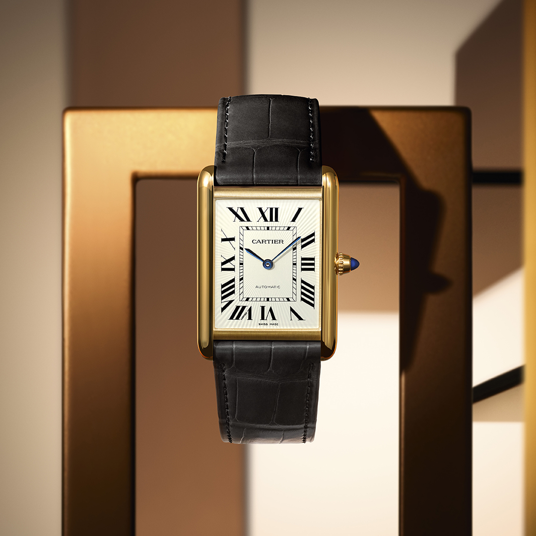 卡地亞風格、典藏與形象總監 皮埃爾‧雷內羅(Pierre Rainero): 「Louis Cartier Tank腕錶憑藉簡約純粹的典雅設計,歷經百年歲月淬煉,已成為雋永風格的標誌。」