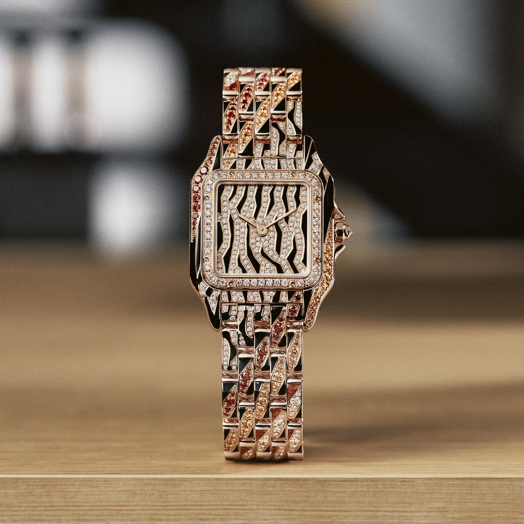 卡地亞Panthère de Cartier 美洲豹系列腕錶延續品牌經典,以嶄新視角詮釋豹的抽象形象,展現珠寶腕錶的無限創意。