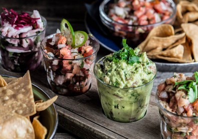 「墨」然回首，淨是一桌好酒菜