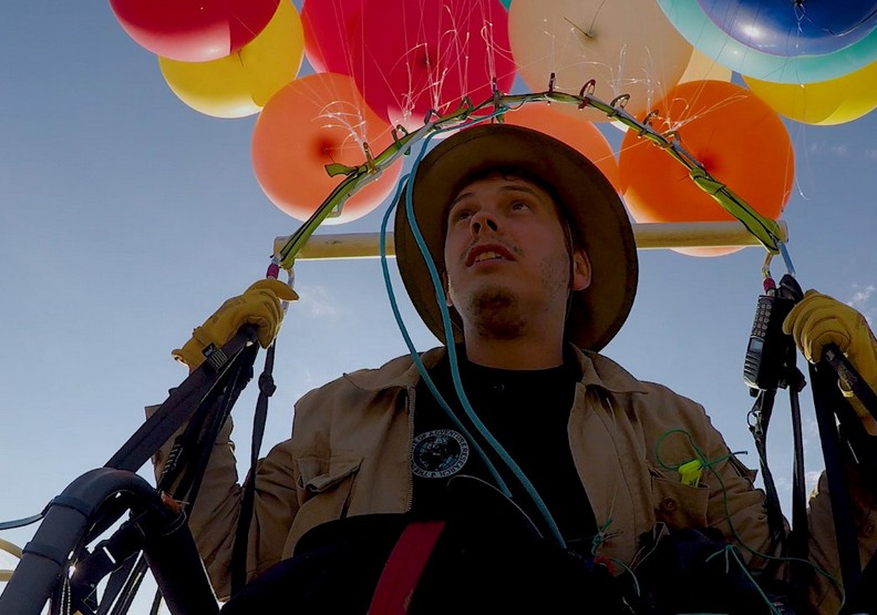 真實版《天外奇蹟》!他成功用氣球翱翔天際_img_2