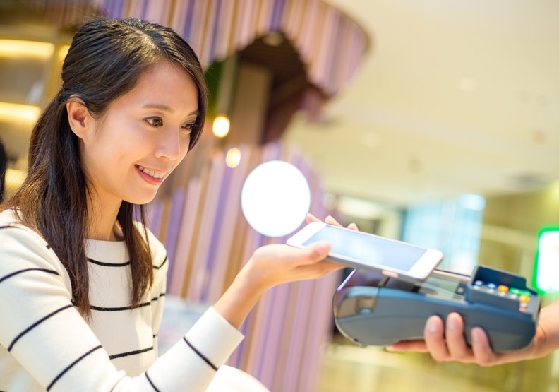 行動支付蔚為風潮。圖／僅為情境配圖。shutterstock