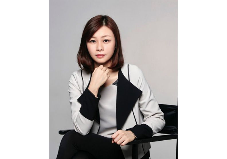 Jimmy Choo創辦人周仰杰攜手配飾設計師Illiza Ho何佳潓 首度在台舉辦師徒展_img_5