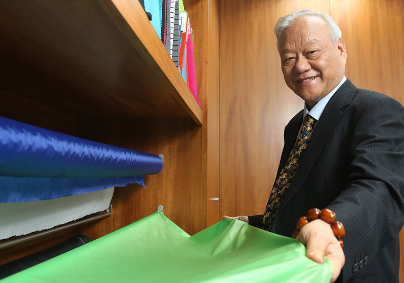 把泡棉做到世界級 尤利春甘願承擔