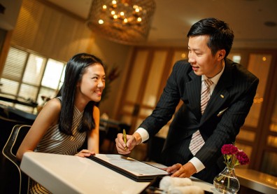 每天創造傳奇 待客永不說不