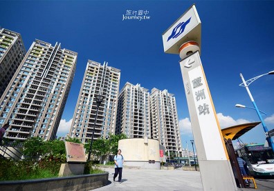 台北捷運蘆洲站．綺麗色彩的舞之羽