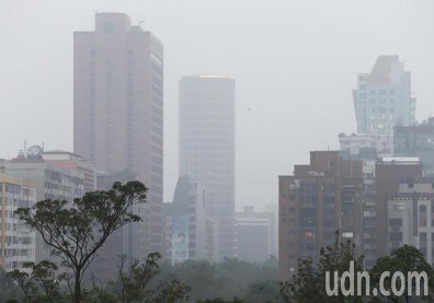 西半部霧霾一天數變 大台北是霧還是霾？
