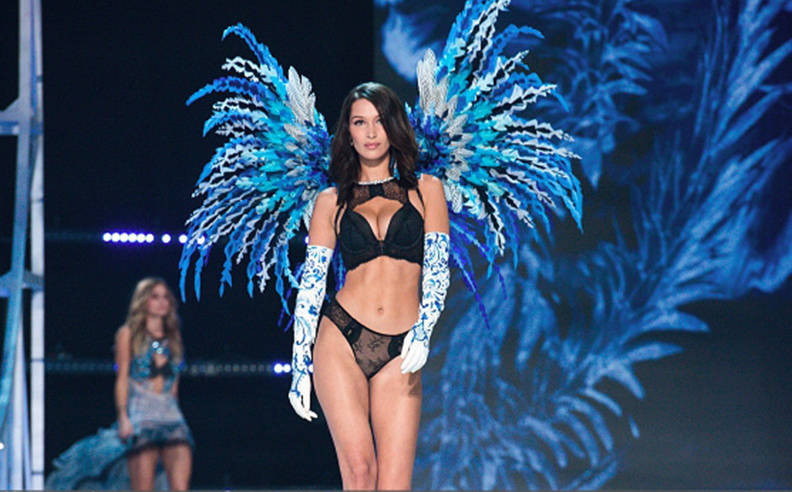 名模奚夢瑤慘摔舞台 張靚穎取代凱蒂佩芮成首位華人表演者_img_6