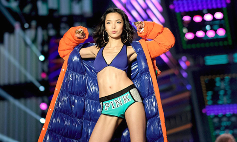 名模奚夢瑤慘摔舞台 張靚穎取代凱蒂佩芮成首位華人表演者_img_9