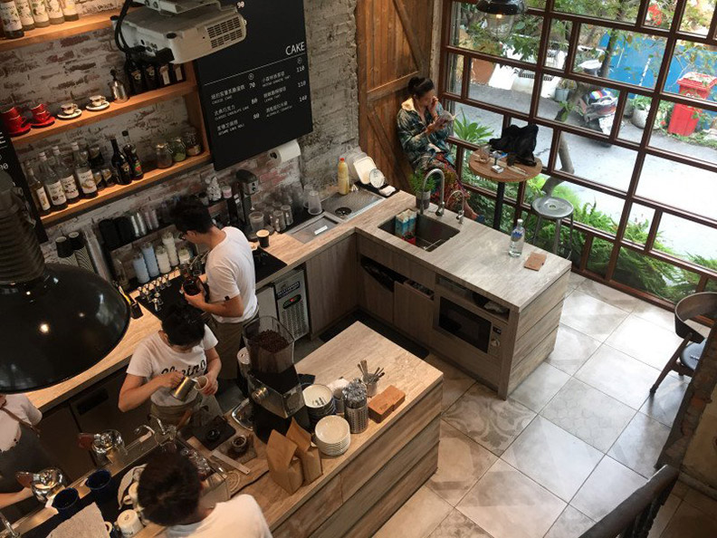 老屋變身時髦咖啡廳！三間充滿綠意氣息的老宅咖啡空間_img_5