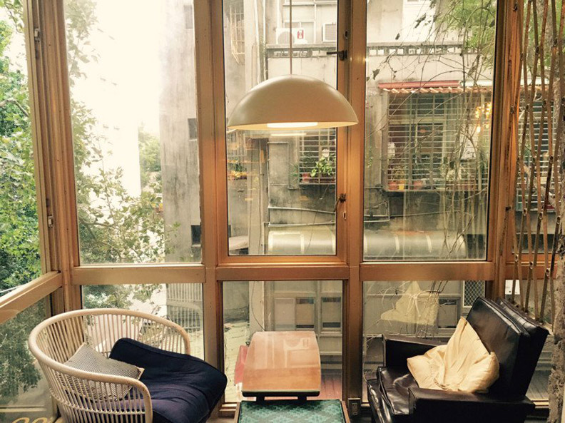 陽光恣意灑落!三間從老屋、廢墟變身玻璃屋的風格咖啡餐館_img_6