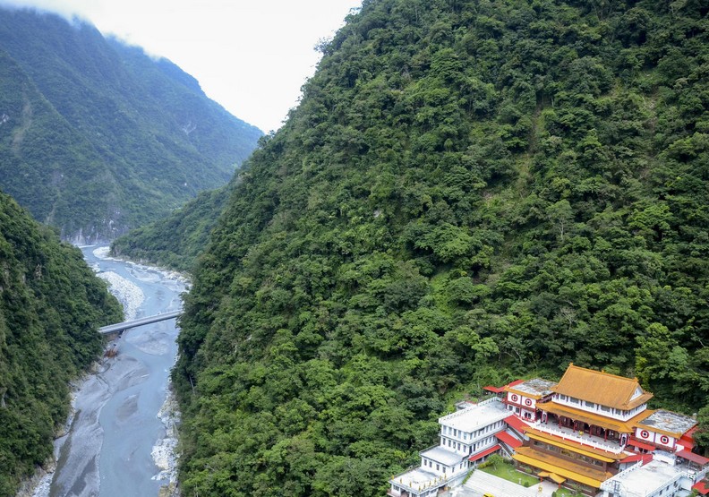 外媒記者盛讚：太魯閣是台版優勝美地！_img_4