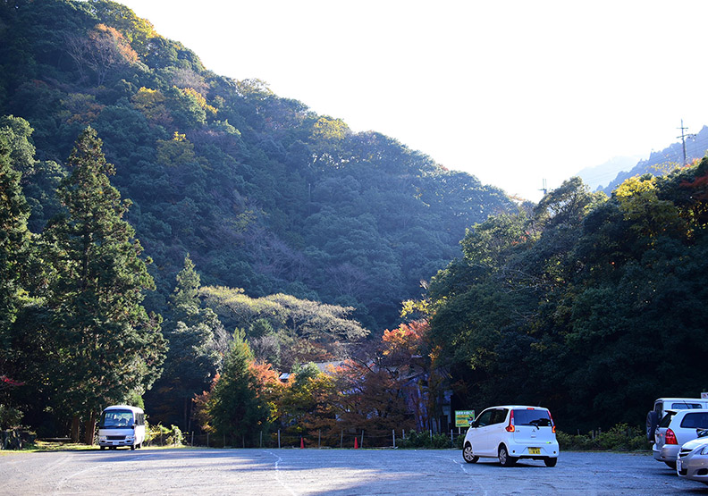 大阪犬鳴山溫泉鄉賞紅葉 行者修煉的神秘瀑布_img_1