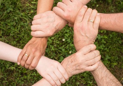 被嚇壞的大人們