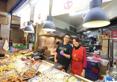 70年魚丸店變潮店 裝潢時尚買氣更旺