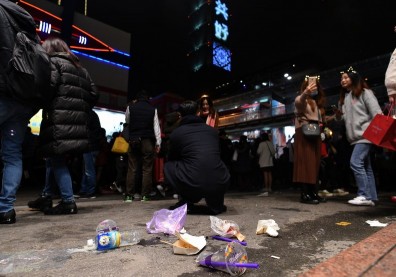 公民素養在哪？跨年過後徒留清潔人員賣命打掃