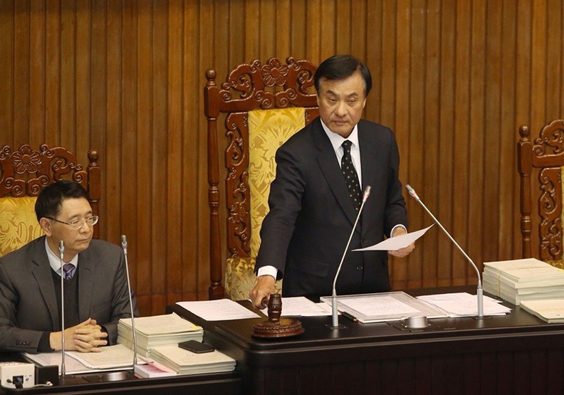 勞基法修法三讀!7休1成歷史 未來可連續上班12天_img_1