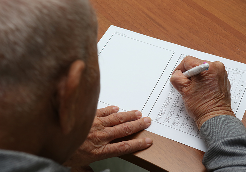 失智可否做預立醫療決定,需要諮詢醫師做評估。(僅為情境配圖,蘇義傑攝)