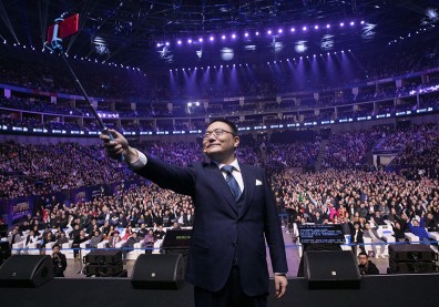 羅振宇鎖定「超級用戶」 跨年演講賣知識