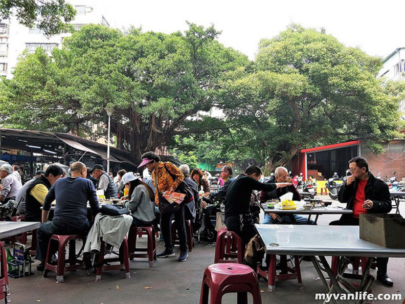 台北食記：廟埕前的排骨湯_img_1