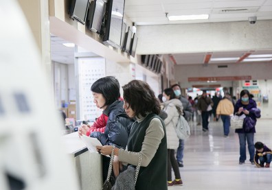 安全準備金告急！漲保費是幫健保延命的唯一解方？