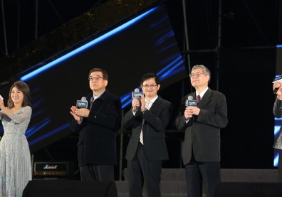 除了訂單，童子賢最近關心這兩件事…