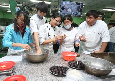 建立以人為本軟實力 用經驗與態度決勝