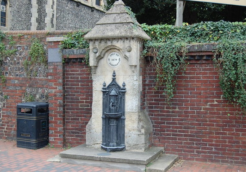 從皇室做起！伊麗莎白女王推動減少塑膠的革命_img_2