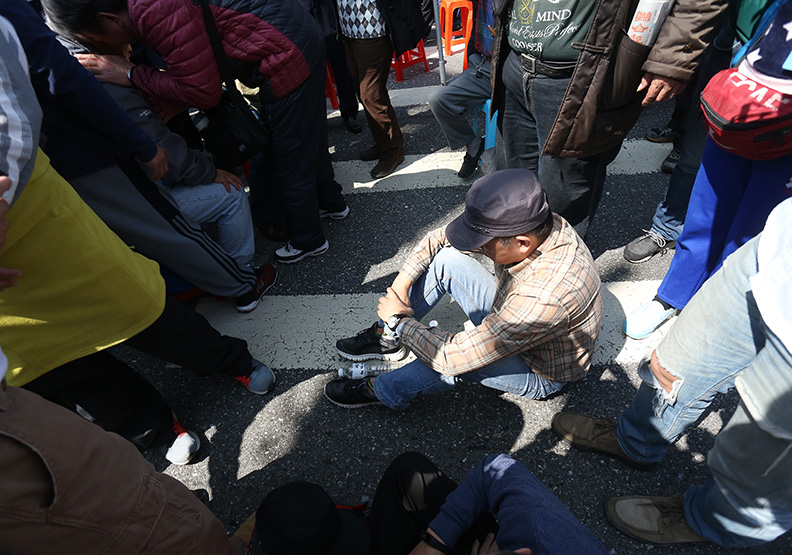 【圖集】反年改群起抗爭 立法院散會_img_8