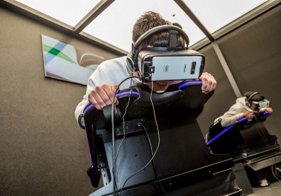 5G、機器人、無人車秀 一次帶你飆進未來