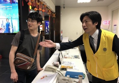 東京地鐵司機自願來台 手繪北車地圖當客服