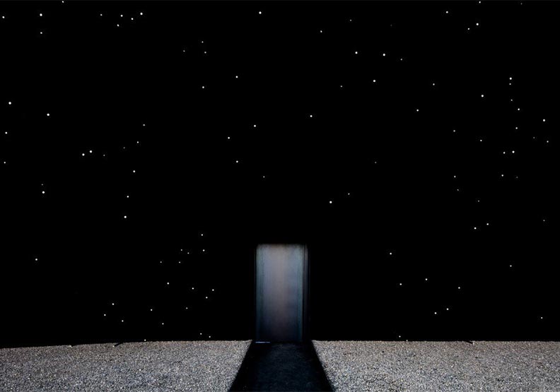 最黑暗的建築？英國建築新星設計的「空間裂縫」_img_5