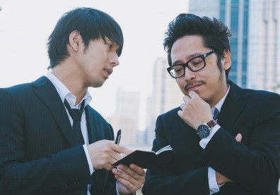 主動提解決方案，但順服老闆決定