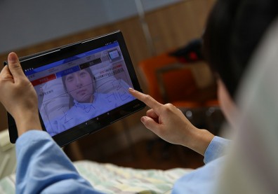 中國附醫智慧病房 滑平板搞定繁瑣程序