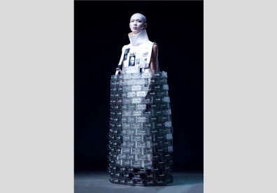 在未來，肉體不重要了！實踐大學Fashion Catwalk動態展演 實驗組首獎展現未來前衛時尚