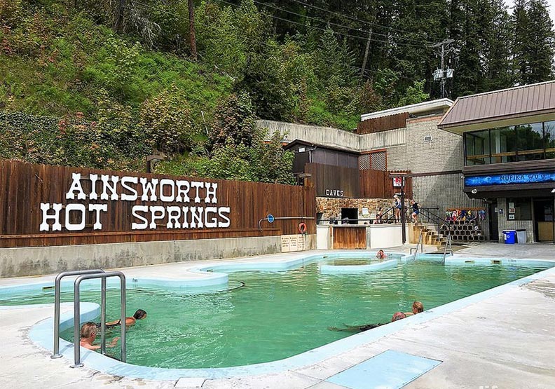 加拿大卑詩省:鐘乳石洞裡泡溫泉_img_1