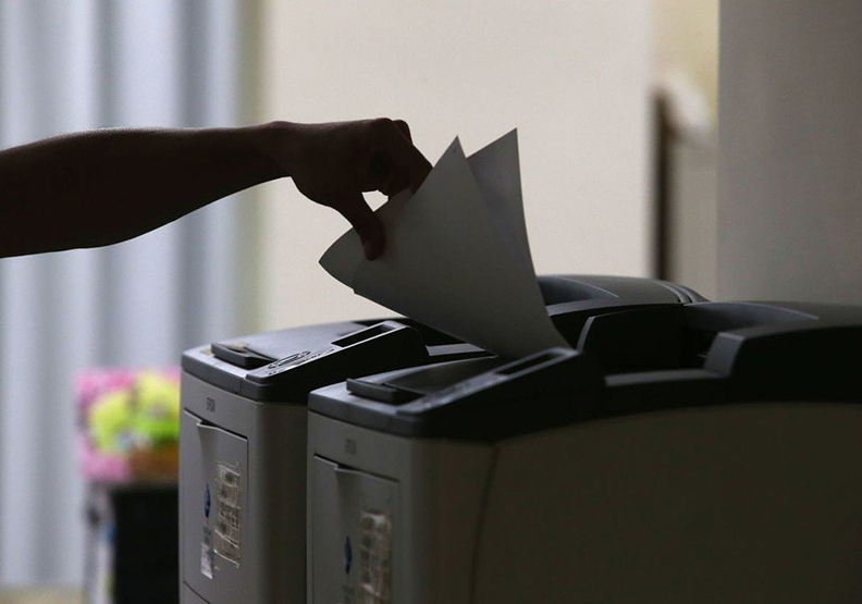 拍照還在比YA？ 7種常見動作都會被駭_img_3