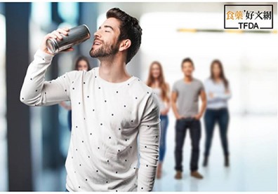 喝能量飲料提神，補營養又比咖啡健康，真的嗎？