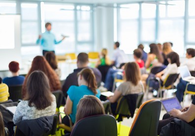 商管學院坦白說　不分公私立缺錢缺學生