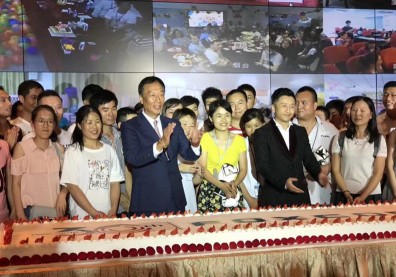 郭台銘為何天天掃光深圳所有雞腿？