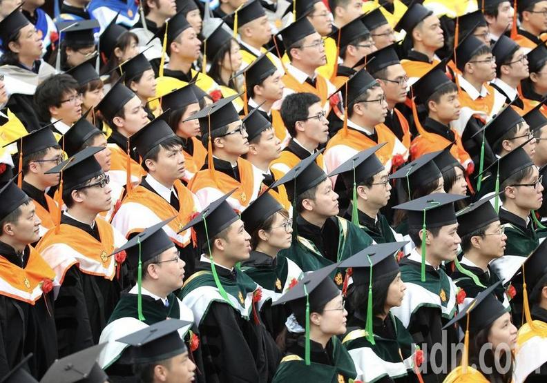 台大畢典很沈重！代校長郭大維：台大陷入巨大危機_img_1