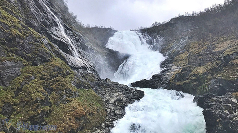 全挪威最深最大的松恩峽灣_img_11
