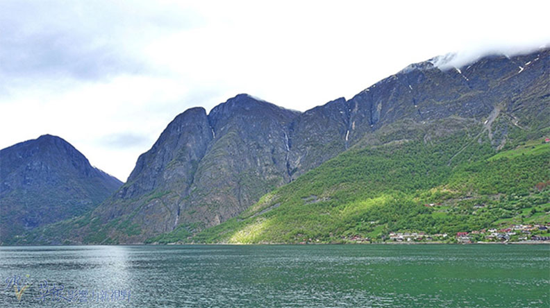 全挪威最深最大的松恩峽灣_img_24
