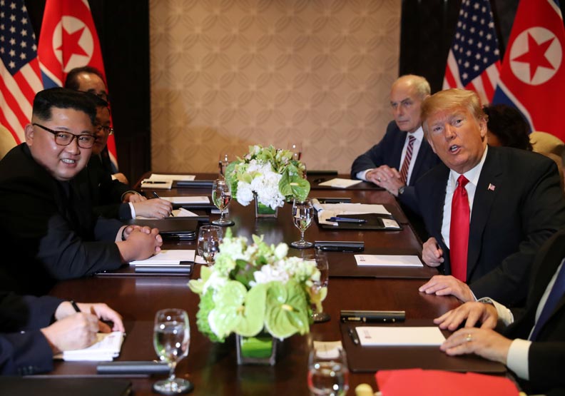 73年破冰一握 川普、金正恩能一笑泯恩仇?_img_2