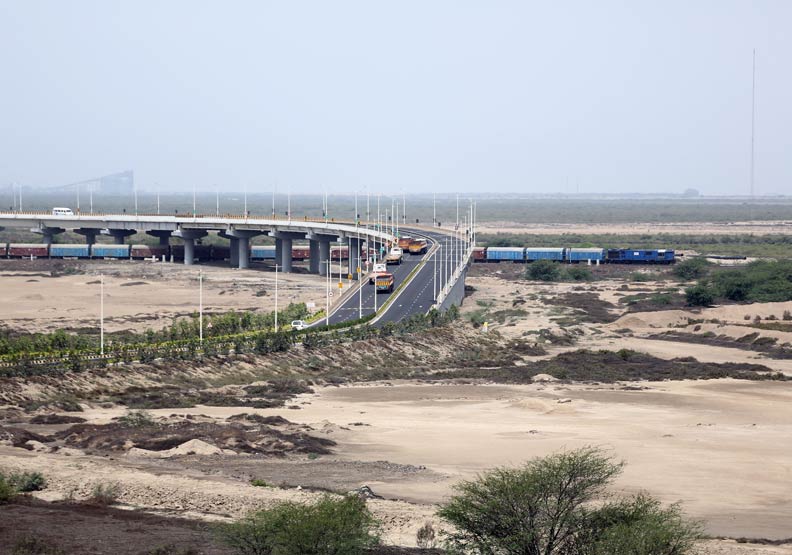 印度港口之王揭祕 阿達尼憑什麼要九成國貿埋單?_img_2