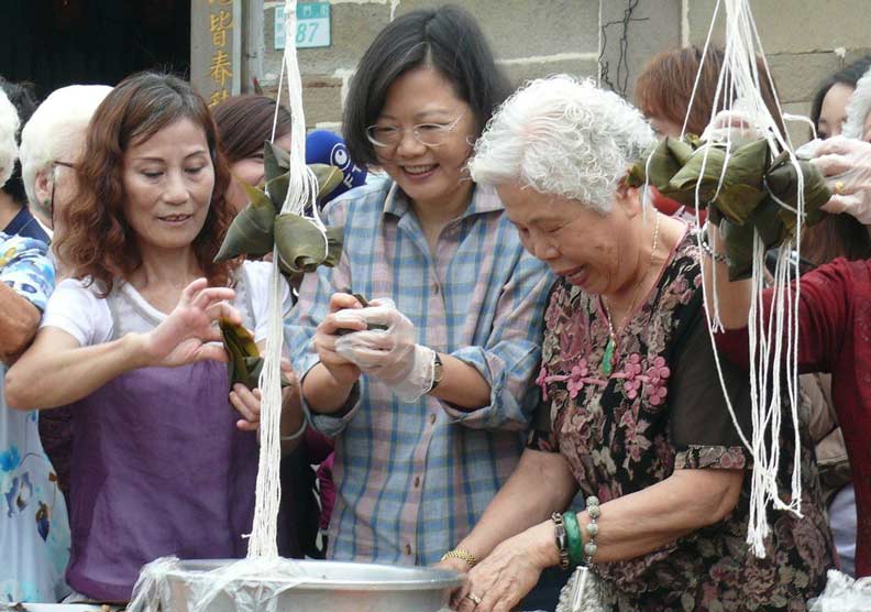 選舉到！參選人超愛認「阿嬤」 她們都有一段故事_img_5