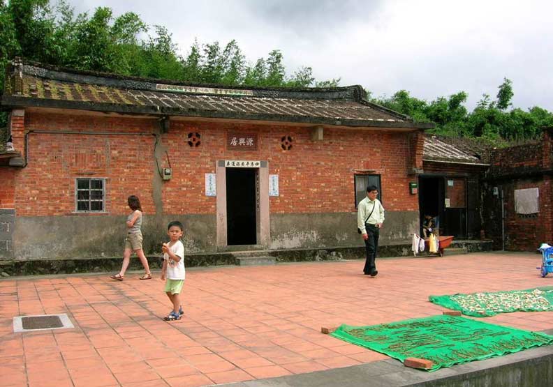 總統故鄉大退燒!她紅不到一年 這位連里都消失了_img_1