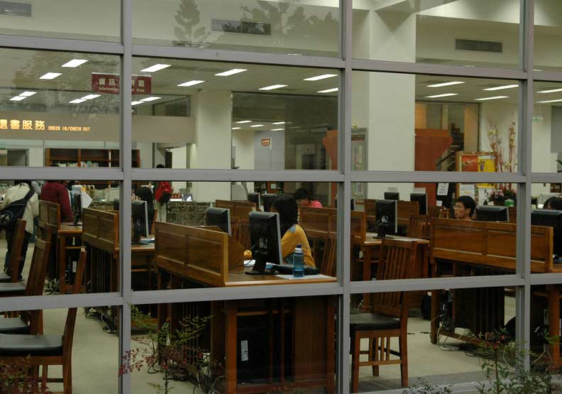 中興大學學生為何舉雙手贊同漲學費？_img_3