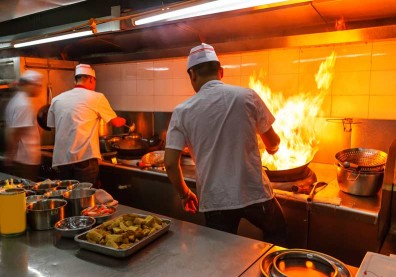 在台20年怨經濟無長進 飯店大廚失望返香港