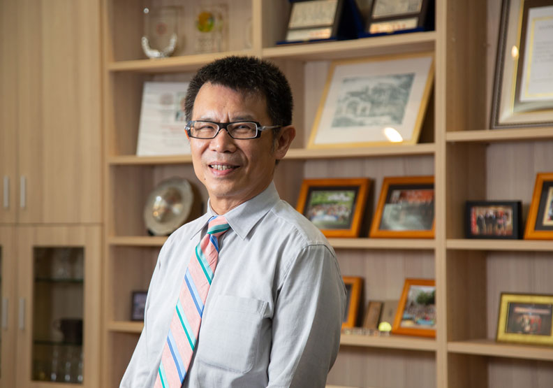 東吳大學校長潘維大